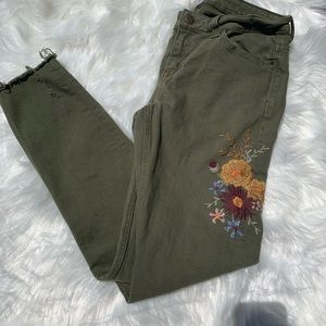 Olive green flower🌼 jeans ✨